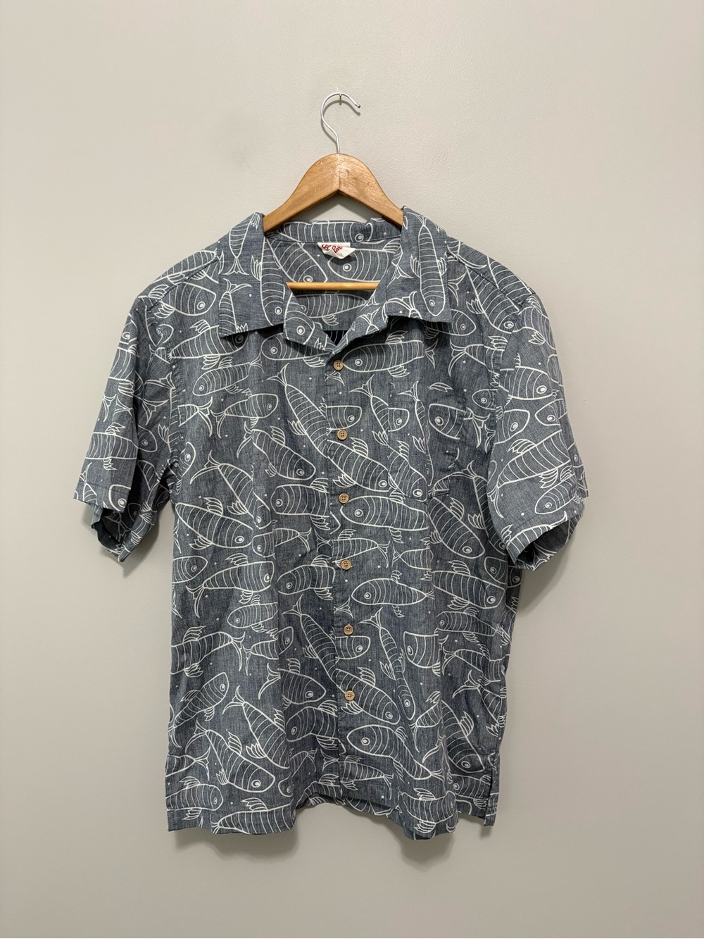 Barefoot in Paradise Gray Blue Short-Sleeve Island Fish Print Button Down Shirt